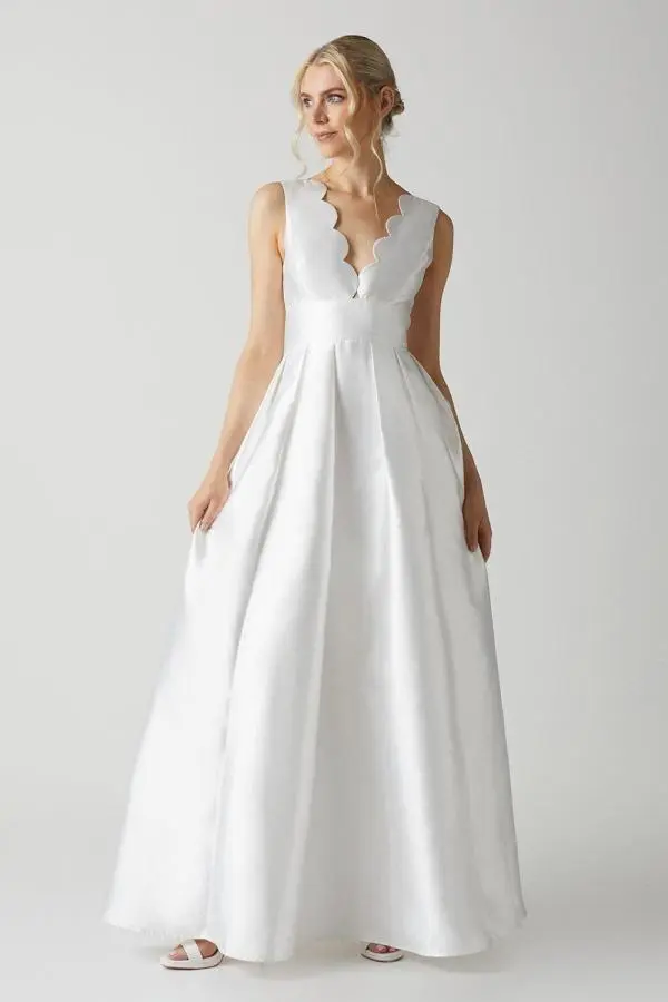 Scallop Neck Twill Wedding Dress 