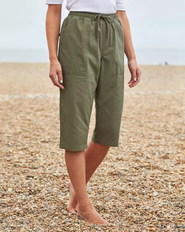 Cotton Traders Cotton Pull-On Crop Trousers in Green