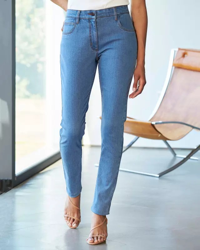 Cotton Traders Women's Lottie Relaxed Slim Leg Jeans in Blue