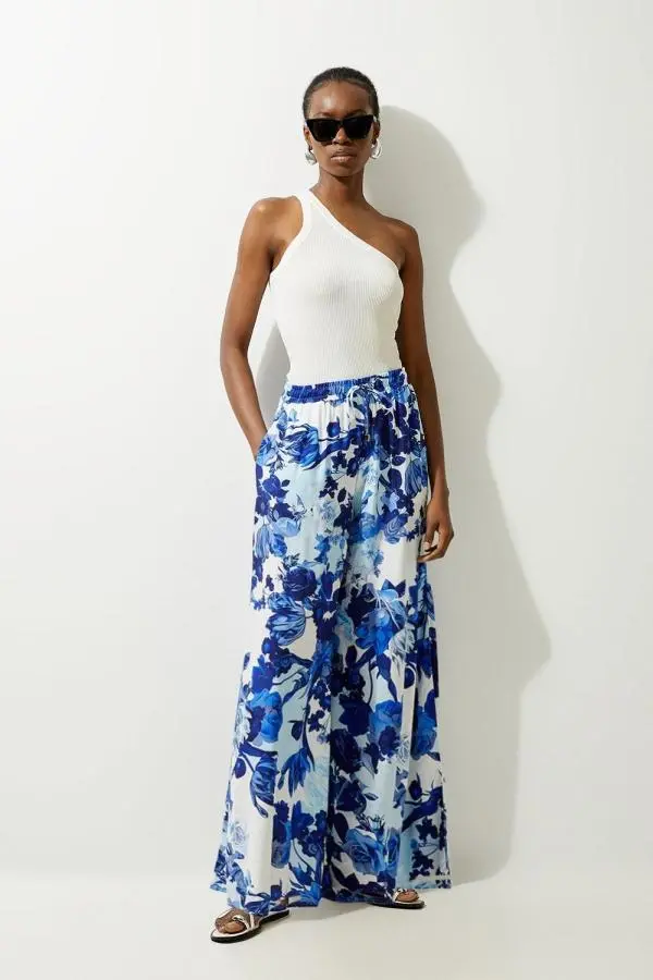 Floral Printed Morocain Woven Trousers