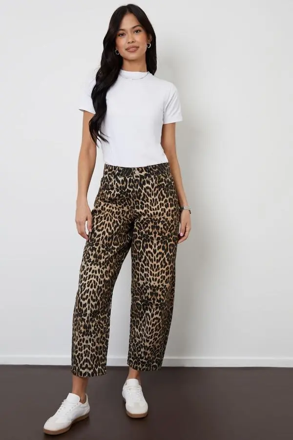 Leopard Print Barrel Leg Denim Jeans With Raw Hem