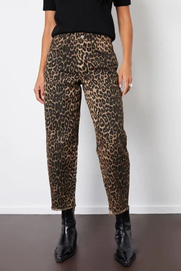 Leopard Print Barrel Leg Denim Jeans With Raw Hem