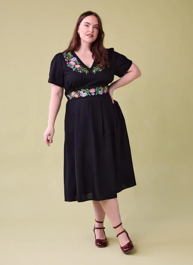 Joanie Clothing Wren Embroidered Floral Black Midi Dress 