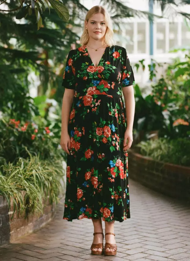 Joanie Clothing Thea Black Floral Print Jersey Midaxi Dress 