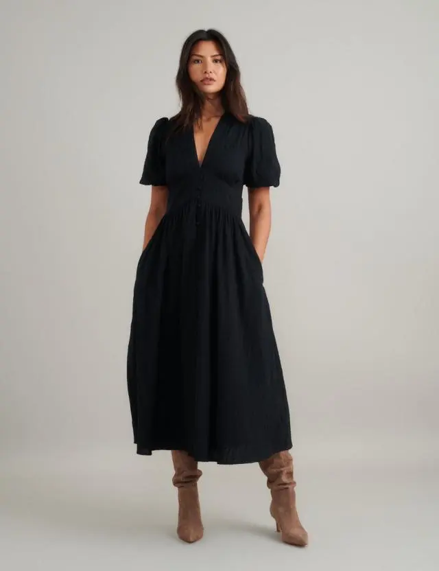 Black Short Sleeve Starlight Midi Dress