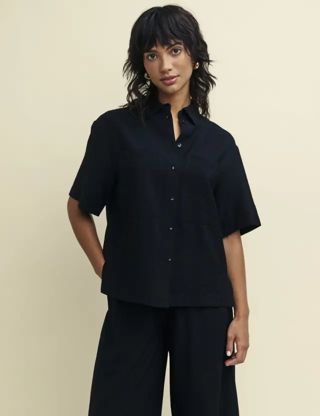Black Short Sleeve Button-Up Shirt