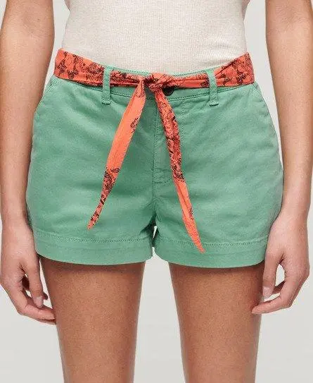 Superdry Women's Chino Hot Shorts Green / Beryl Green - 