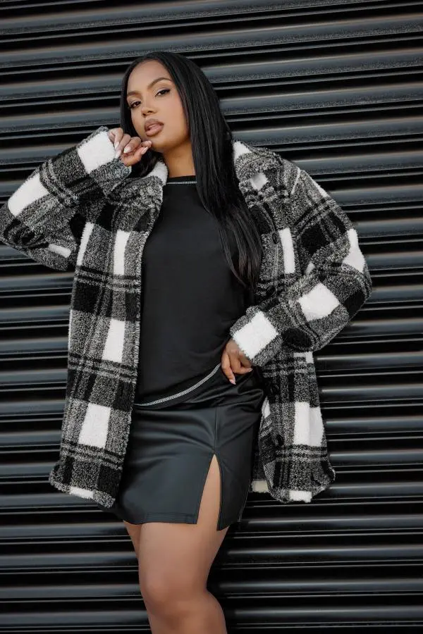 Yours Curve Black & White Check Teddy Fleece Jacket, Women's Curve & Plus Size, Yours