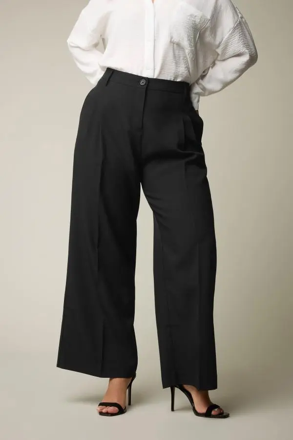 Yours Curve Black Pleat Front Woven Wide Leg Trousers, Women's Curve & Plus Size, Yours