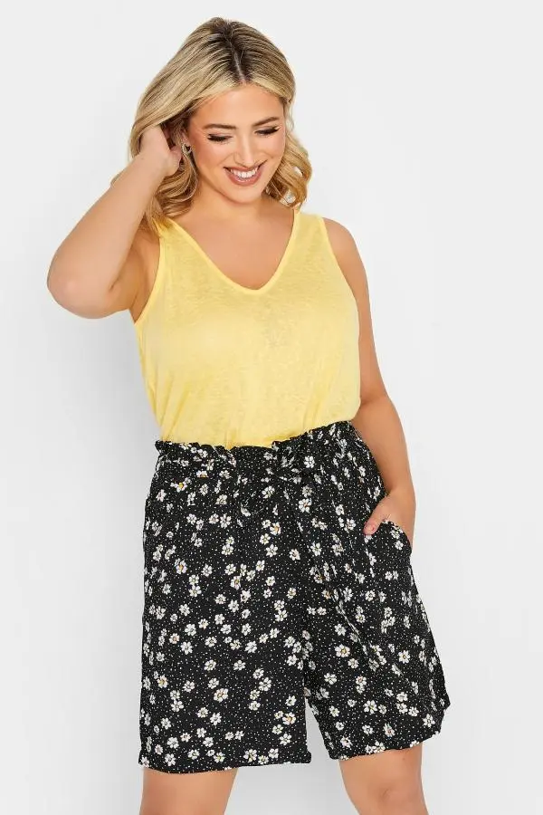 Yours Curve Black Daisy Print Paperbag Waist Shorts, Women's Curve & Plus Size, Yours