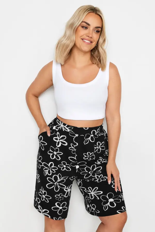 Yours Curve Black Floral Doodle Print Pull On Shorts, Women's Curve & Plus Size, Yours